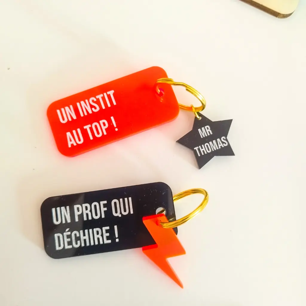 Porte-clé bleu foncé, noir ou orange fluo